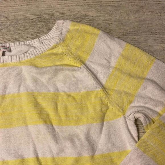 Gap Sweater - Picture 2 of 5